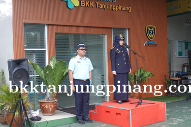 Upacara Peringatan Hari Kesehatan Nasional ke 61